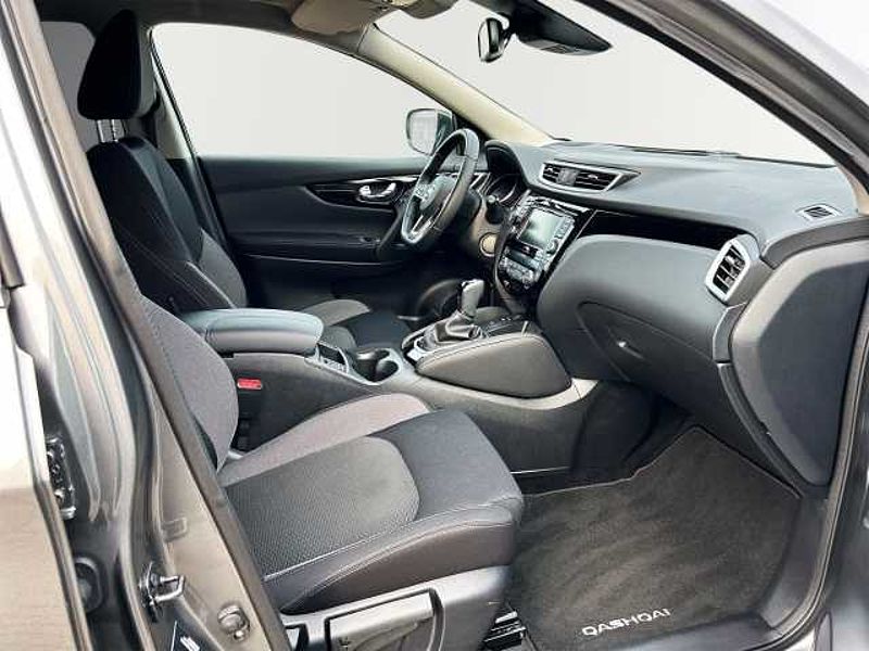 Nissan Qashqai 1.3 T N-Connecta Panorama Navi Mehrzonenklima DAB Ambiente Beleuchtung e-Sitze
